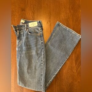 NWT Abercrombie Mid Rise Bootcut Jeans